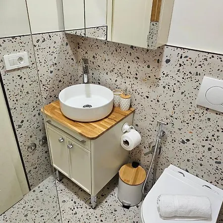Olive Garden Terracota Tirana